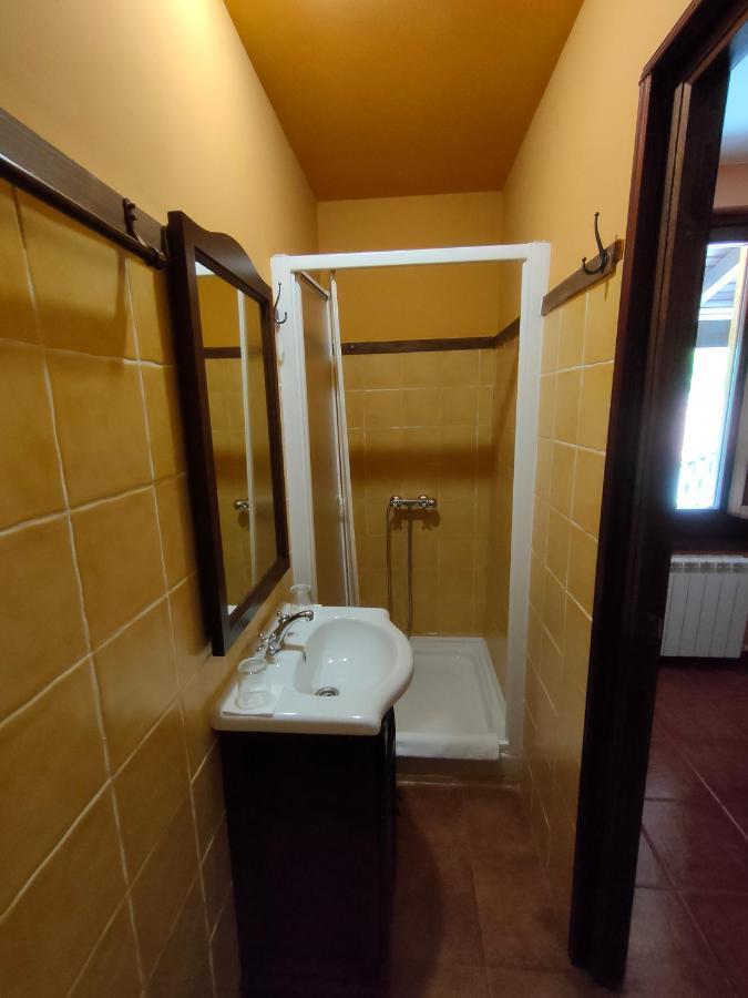 Hotel Dona Gaudiosa Pola de Lena Exteriör bild