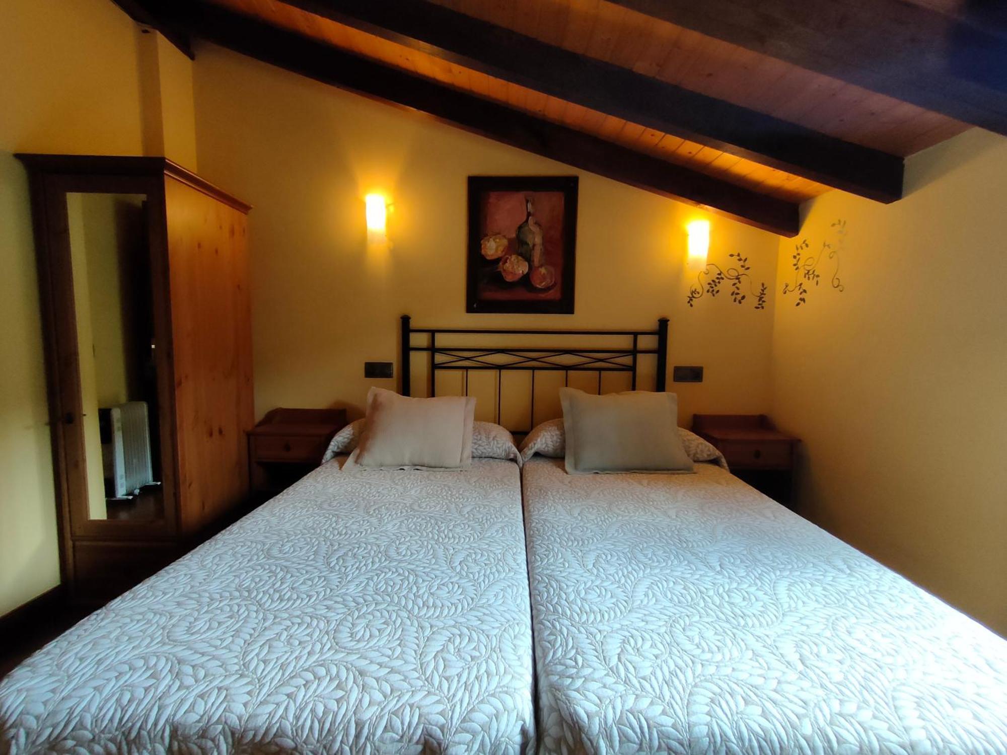 Hotel Dona Gaudiosa Pola de Lena Exteriör bild