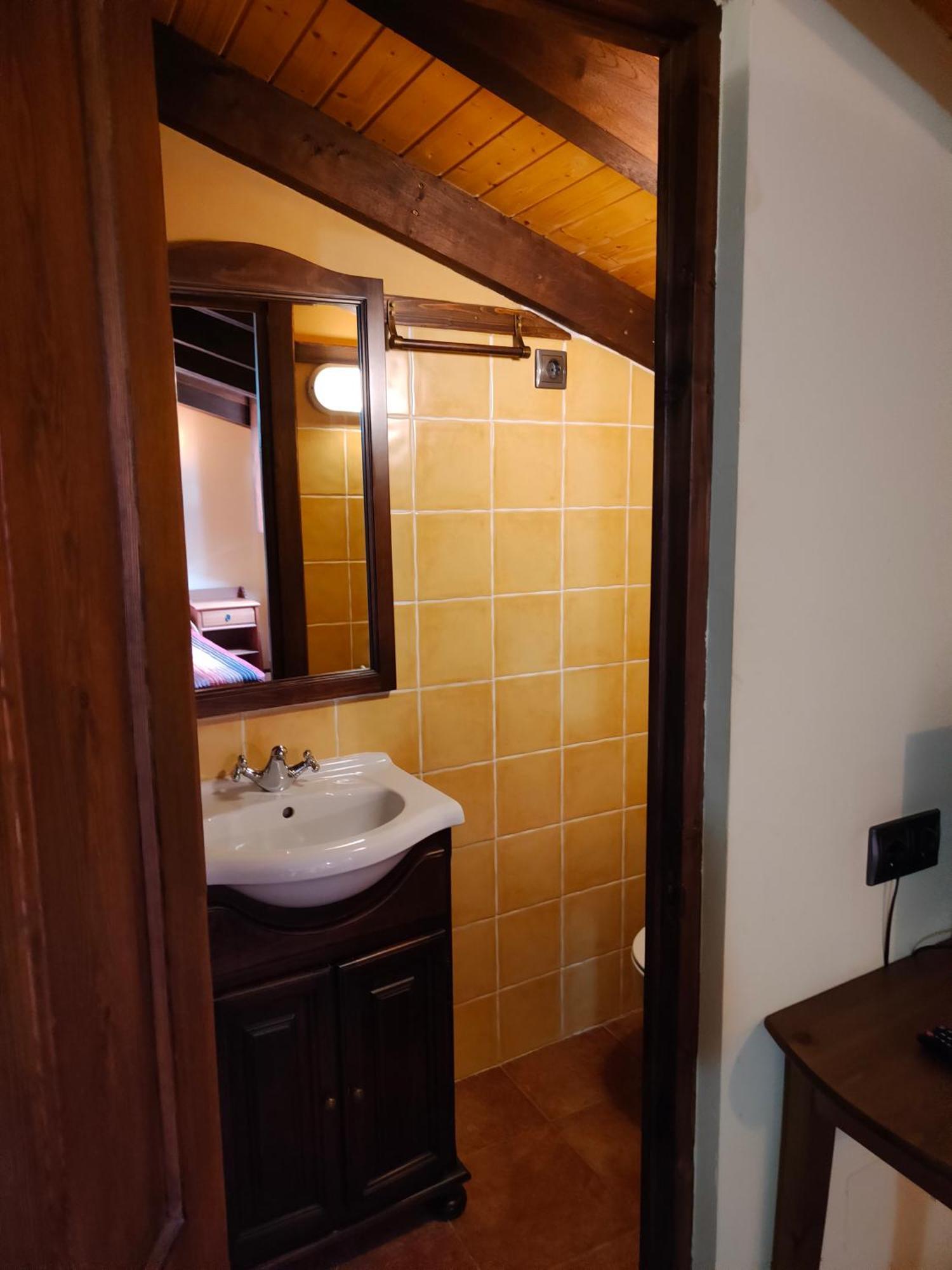 Hotel Dona Gaudiosa Pola de Lena Exteriör bild