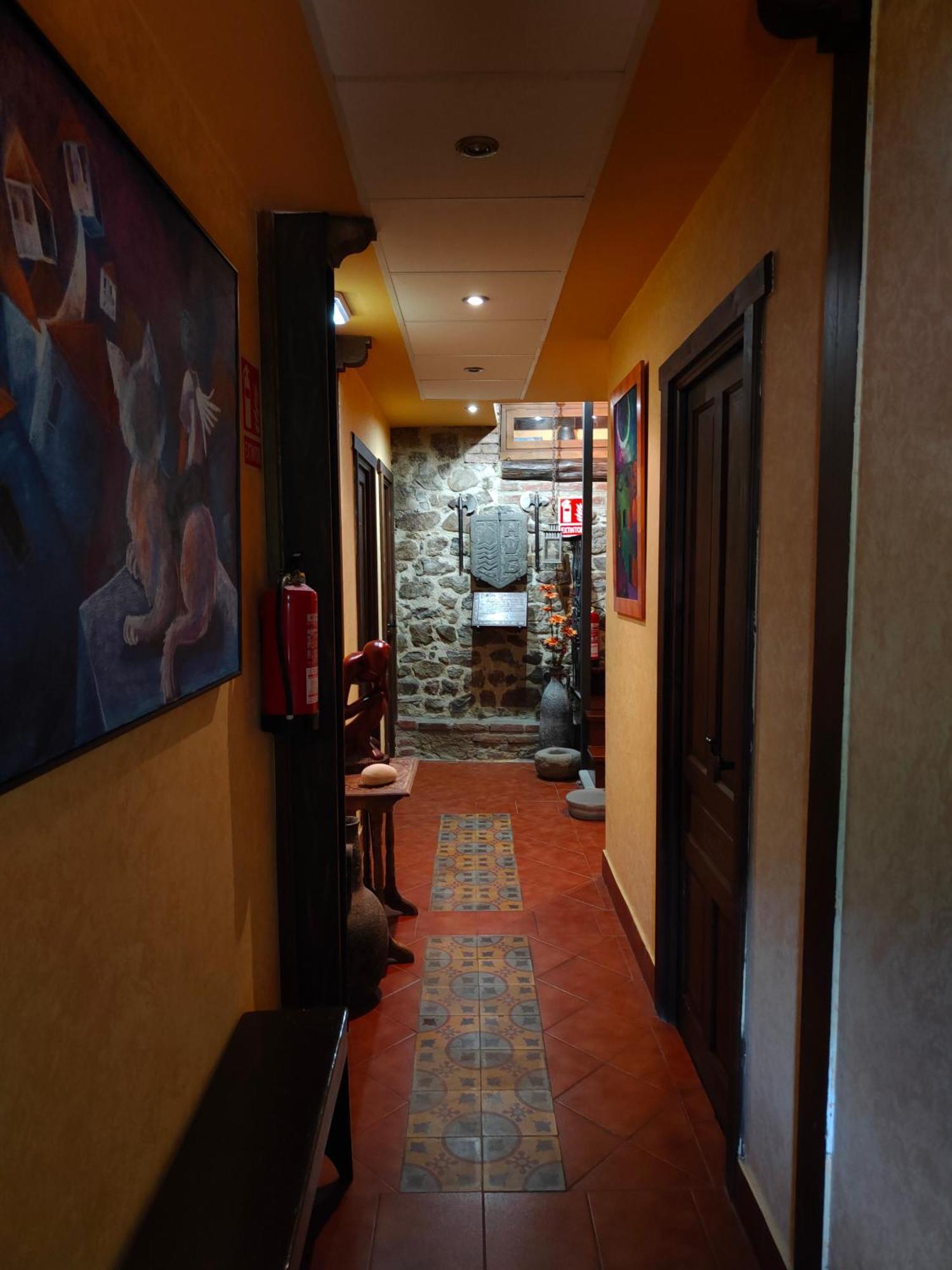 Hotel Dona Gaudiosa Pola de Lena Exteriör bild
