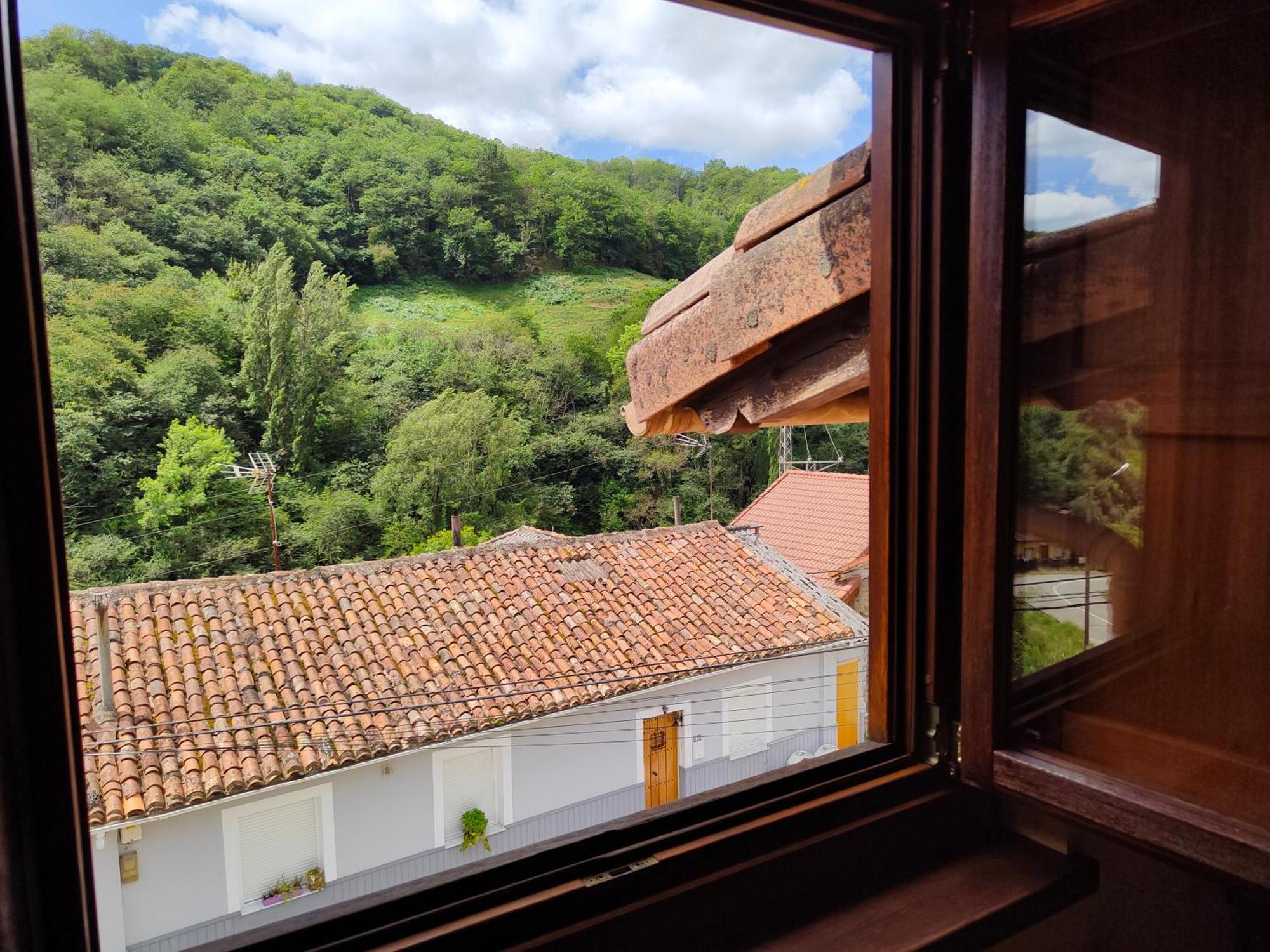 Hotel Dona Gaudiosa Pola de Lena Exteriör bild