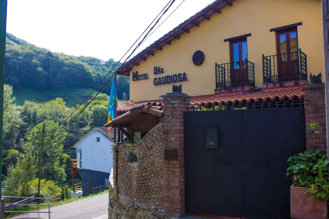 Hotel Dona Gaudiosa Pola de Lena Exteriör bild